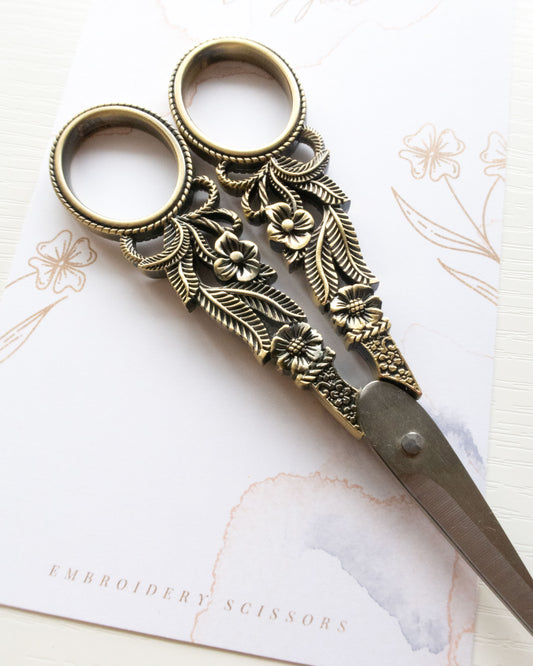 Vintage Floral Embroidery Scissors close up