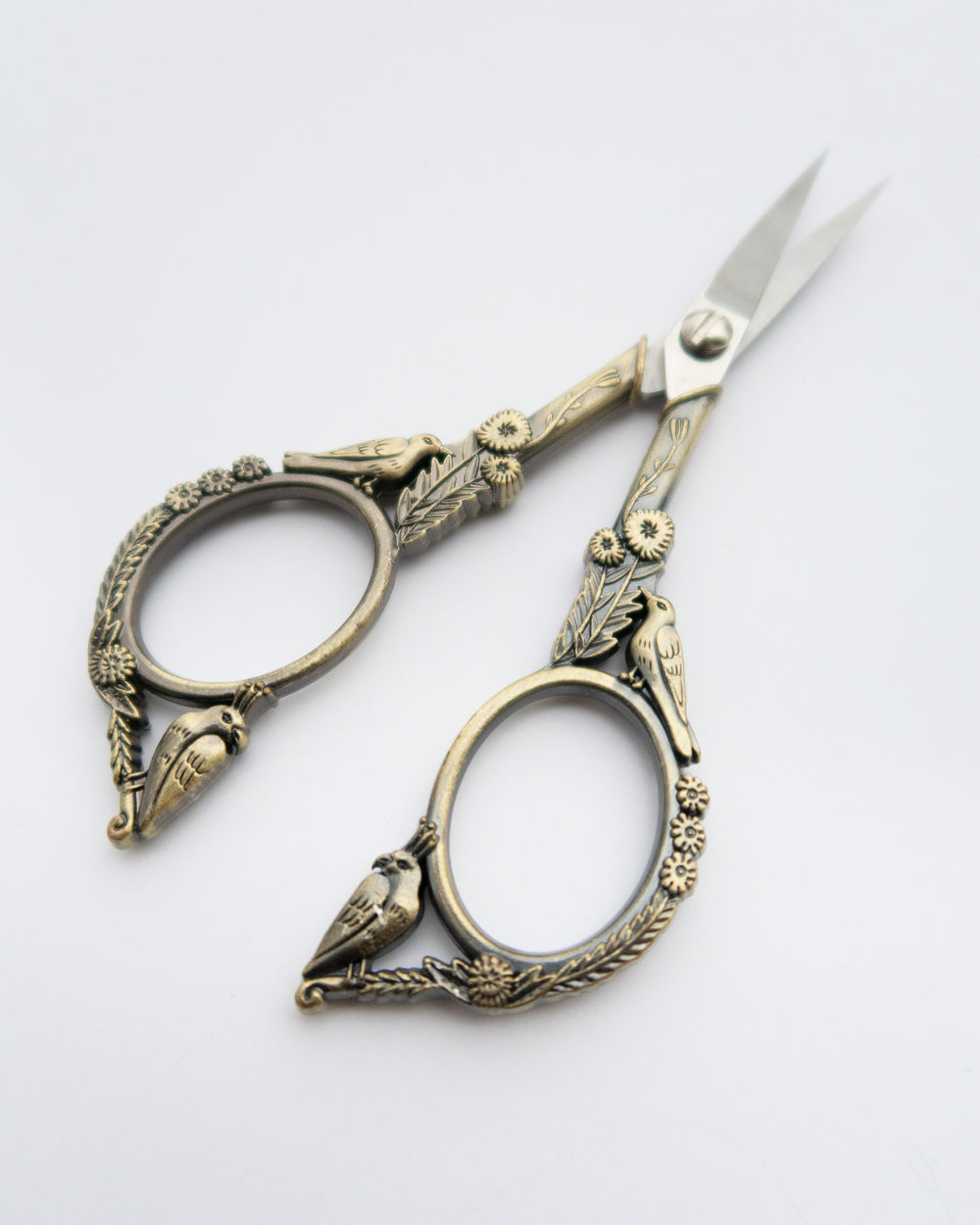 Vintage Floral Lovebird Embroidery Scissors